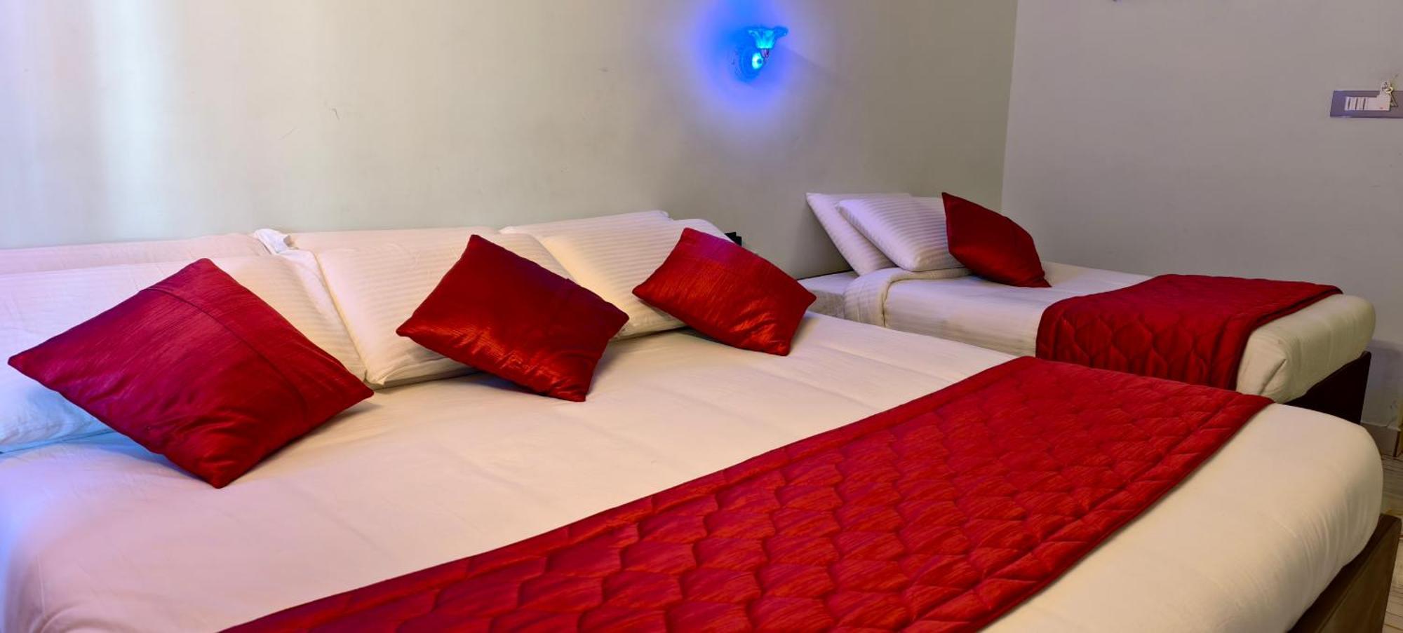 קודאיקנאל Ponmurugan Residency מראה חיצוני תמונה